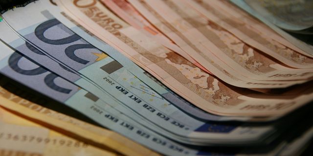 Common currency rallies steeply on EU agreement on immigration