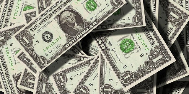Greenback edges down 