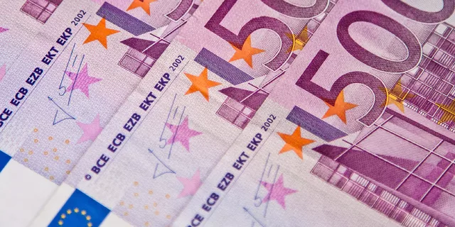 EUR/USD: bearish 'Engulfing' led to consolidation