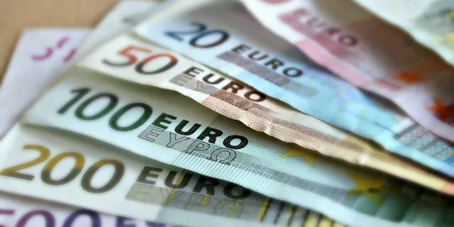 EUR/USD: euro is suffering 