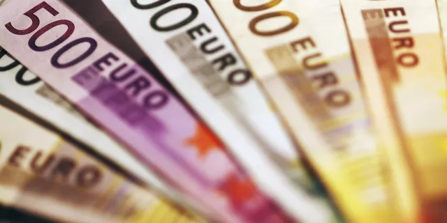EUR/JPY looks grim