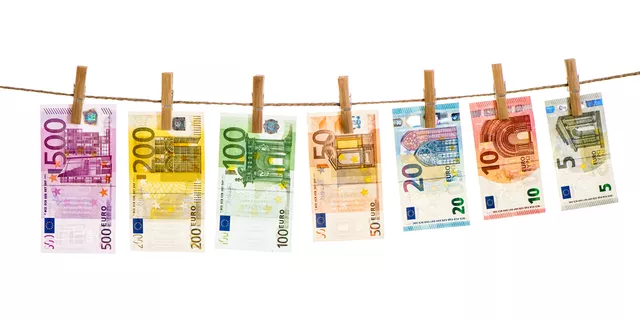 Is it time to sell EUR/USD? 